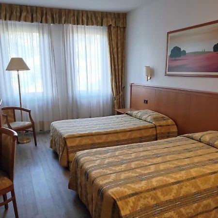 Hotel Galant Venaria Reale Bagian luar foto