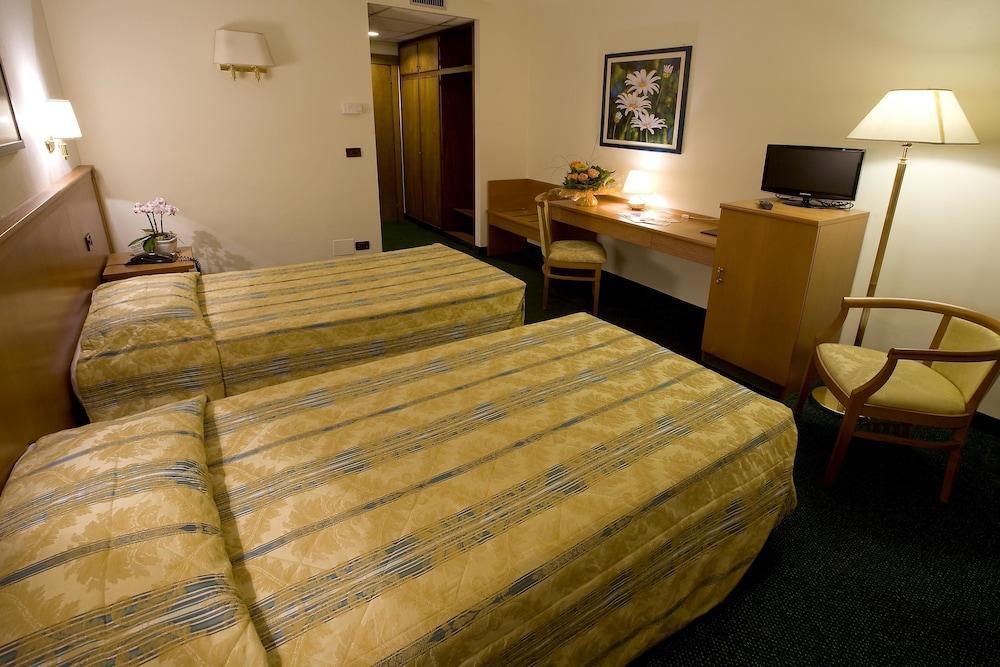Hotel Galant Venaria Reale Bagian luar foto