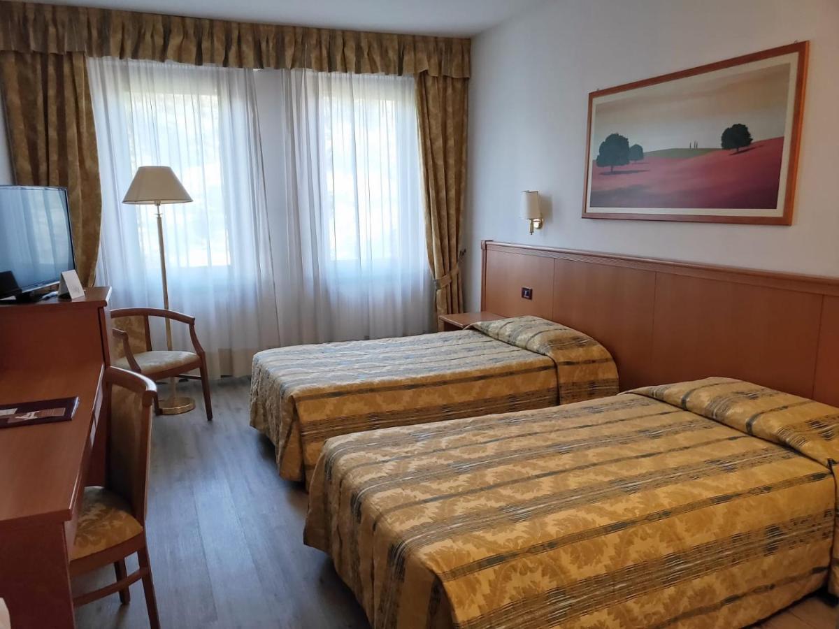 Hotel Galant Venaria Reale Bagian luar foto