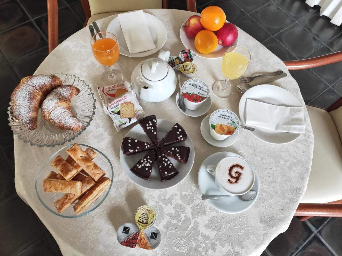 Hotel Galant Venaria Reale Bagian luar foto