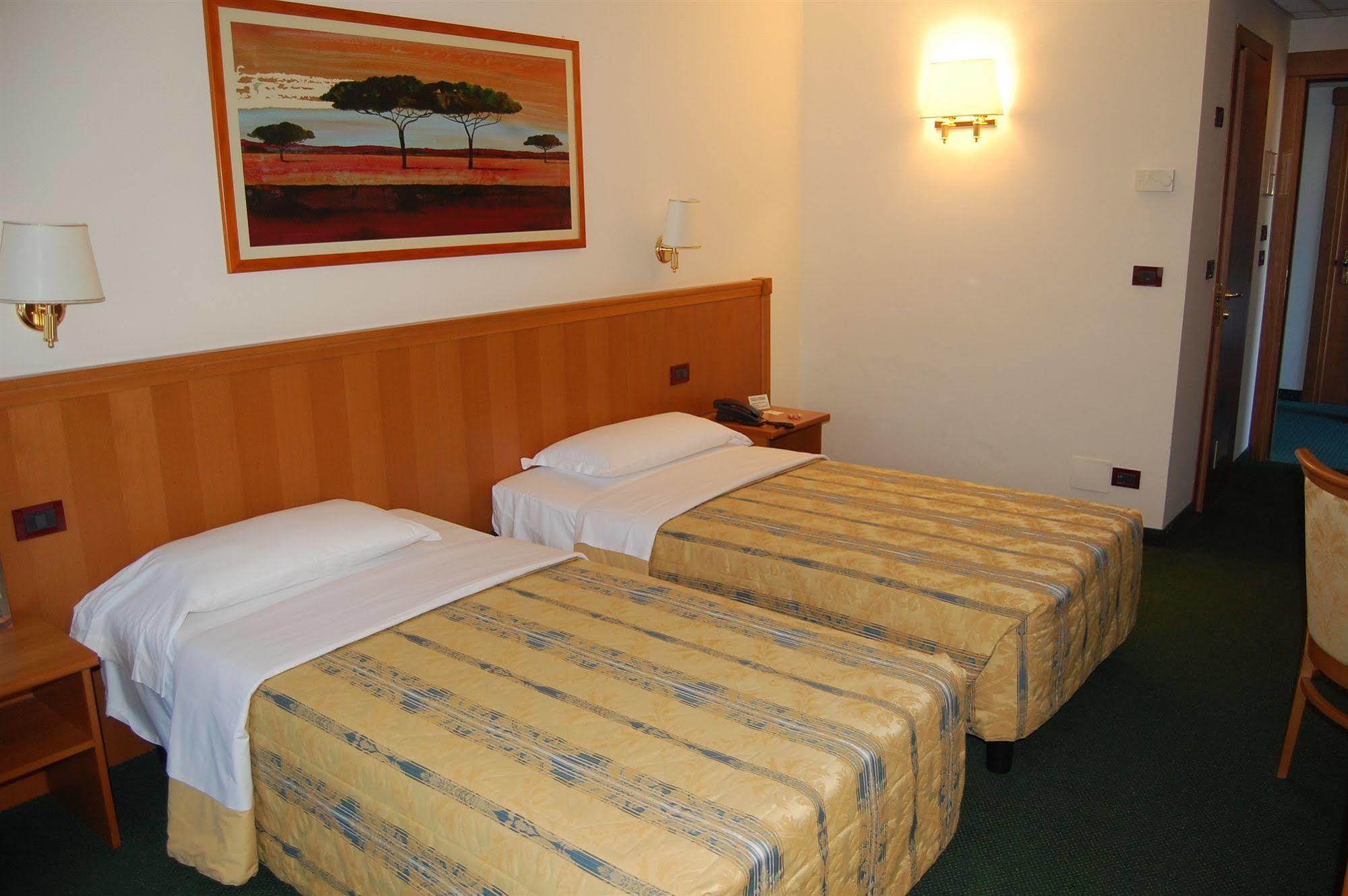 Hotel Galant Venaria Reale Bagian luar foto