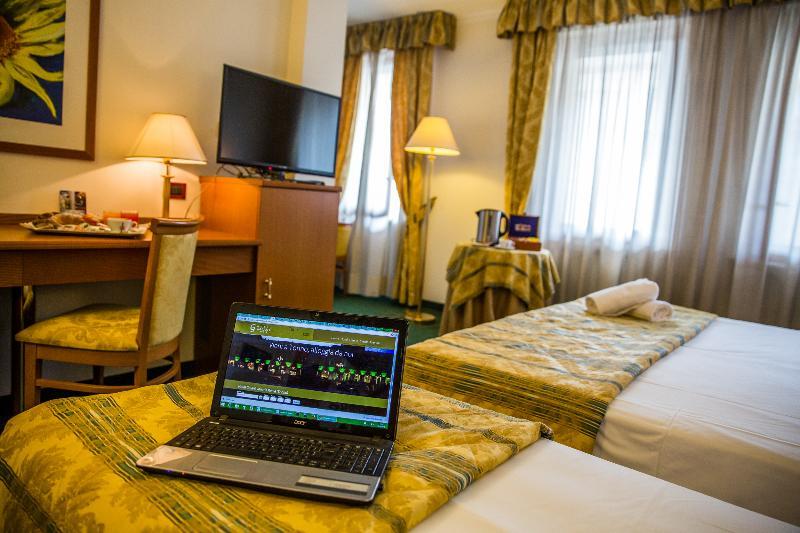 Hotel Galant Venaria Reale Bagian luar foto